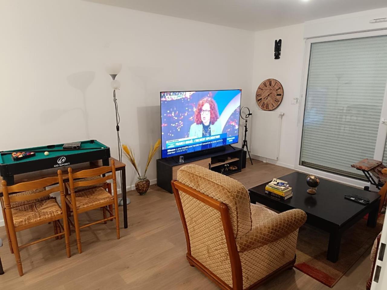 Bel Appartement Disponible Конфлан-Сент-Онорин Экстерьер фото